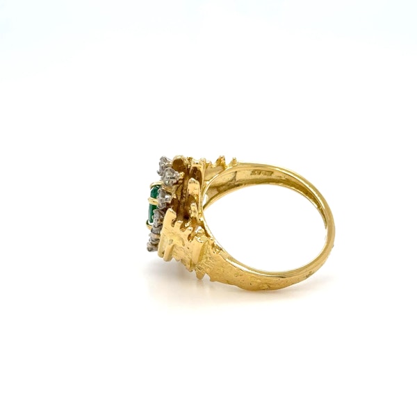 Vintage looking emerald and diamond ring - image 5