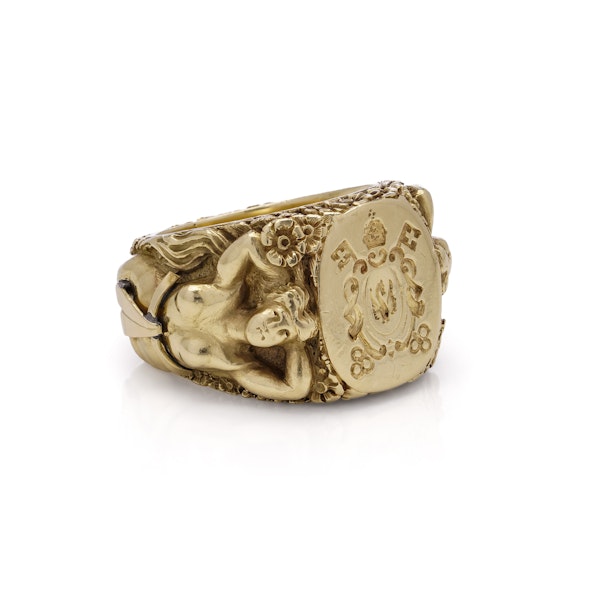 18kt Gold Ring with Coat of Arms - image 3