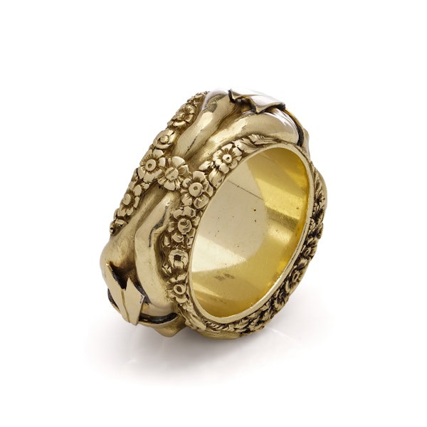 18kt Gold Ring with Coat of Arms - image 9