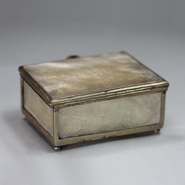 Chinese Mother of pearl box, 19th century - image 2