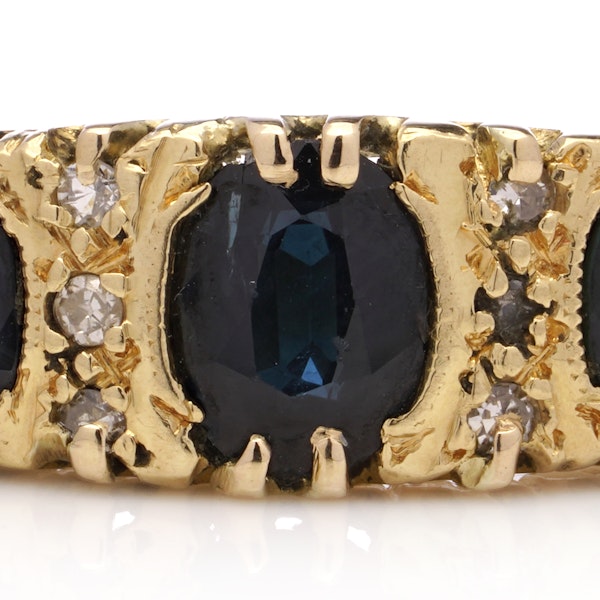 Vintage 18kt Gold Three-Stone Sapphire Ring - image 2