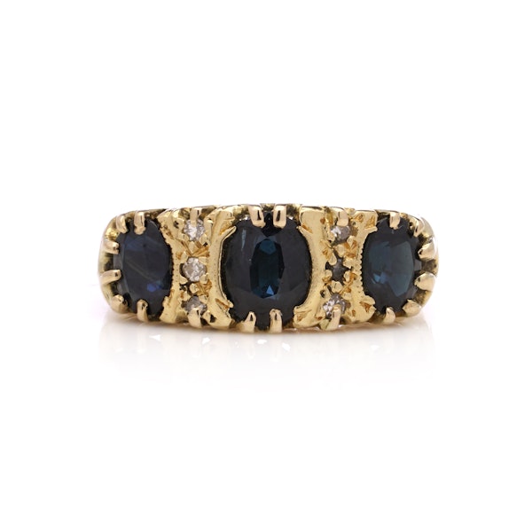 Vintage 18kt Gold Three-Stone Sapphire Ring - image 6