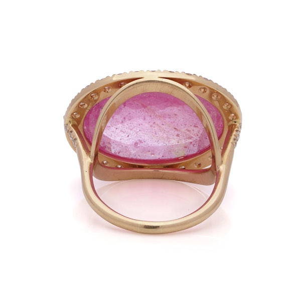 18kt Gold Ring with a glass - filled ruby and diamonds. - image 4