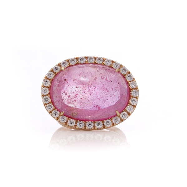 18kt Gold Ring with a glass - filled ruby and diamonds. - image 2