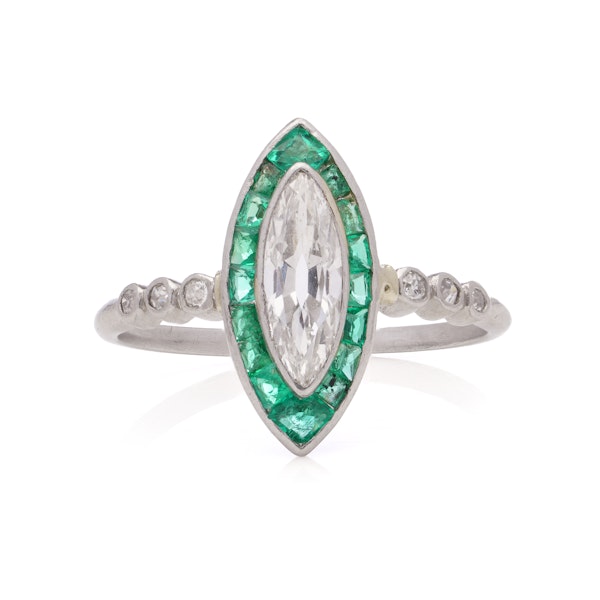 Art Deco platinum ring with marquise-shaped central diamond ring - image 3