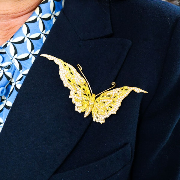 Vintage Bulgari Diamond and Gold Butterfly Brooch, Circa 1970 - image 2