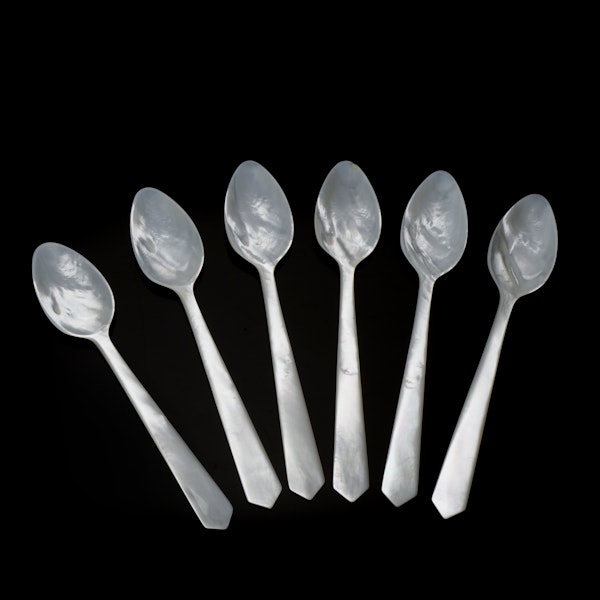 Edwardian set of 6 mother-of-pearl caviar spoons - image 6