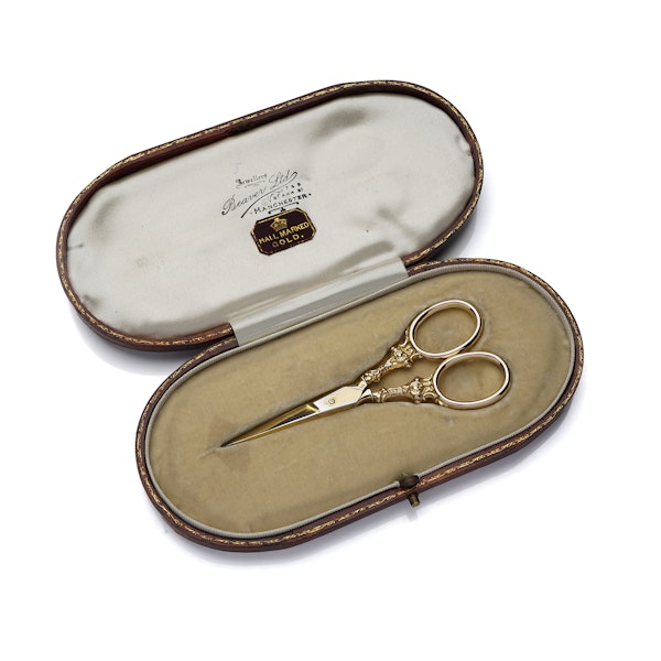 Antique Victorian 9kt gold scissors - image 10