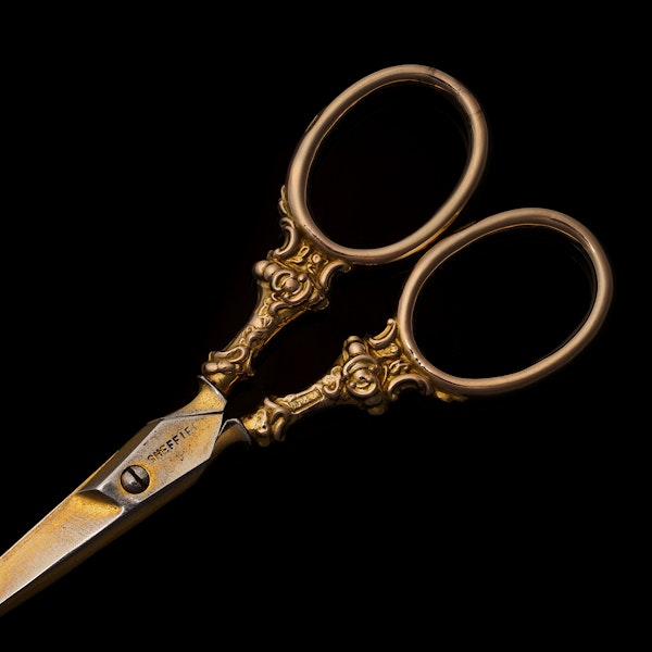 Antique Victorian 9kt gold scissors - image 5