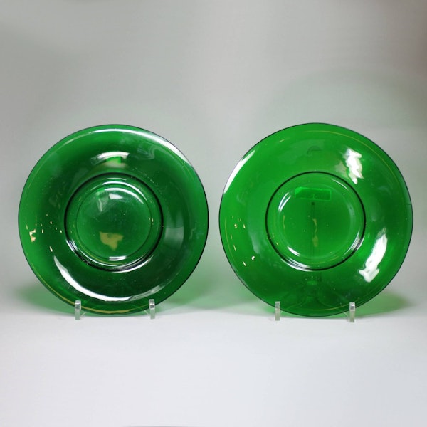 Pair of green Chinese Peking glass plates. - image 1