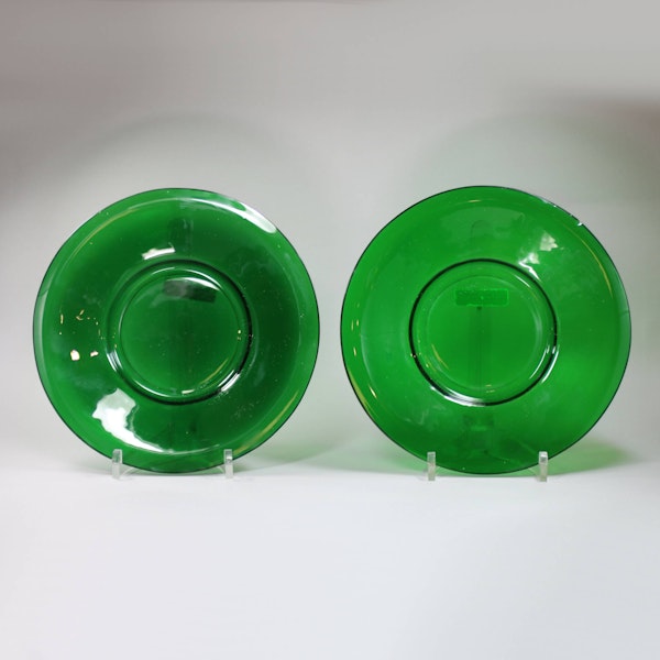 Pair of green Chinese Peking glass plates - image 1