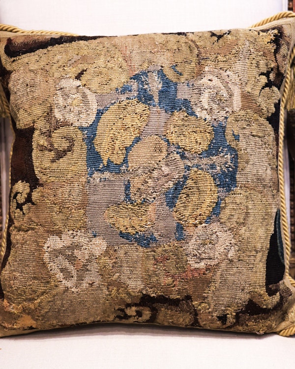 Flemish Tapestry Panel / Cushion. Circa 1660 - image 3