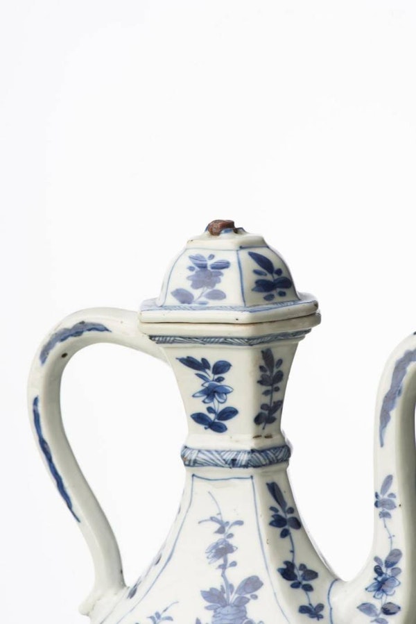 A blue and white ewer for the Islamic market, Kangxi (1662-1722) - image 2