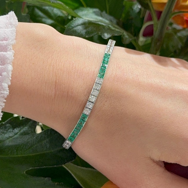 Modern Emerald 6.37 Carats Diamond 5.05 Carats and Platinum Line Bracelet - image 6