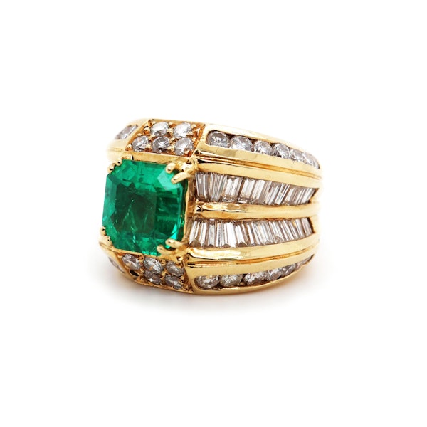 Vintage Emerald Diamond and Gold Ring, 3.00 Carats, Circa 1987 - image 5