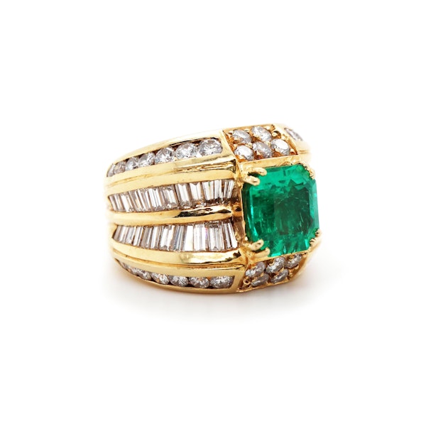 Vintage Emerald Diamond and Gold Ring, 3.00 Carats, Circa 1987 - image 4