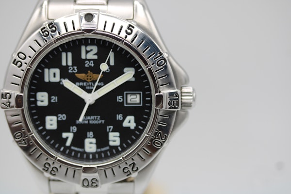 Breitling Colt Quartz A57035 - image 6