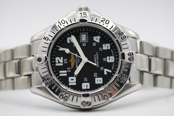 Breitling Colt Quartz A57035 - image 9