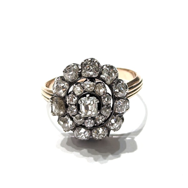 Antique Georgian Diamond and Silver Upon Gold Cluster Ring, Circa 1830 - image 3