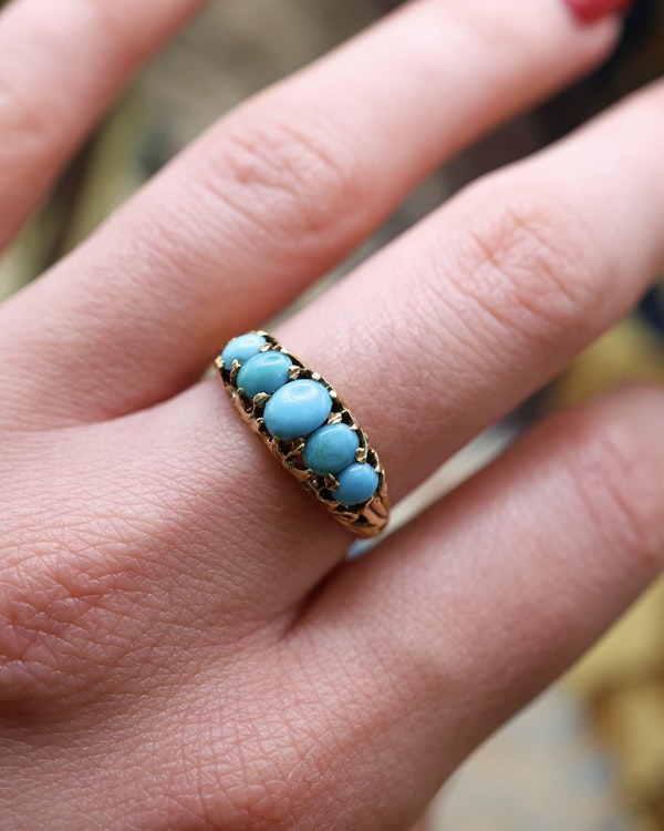 A very fine 15 carat (tested ) Yellow Gold, five stone Turquoise Carved Ring.  English. Circa 1890. - image 2