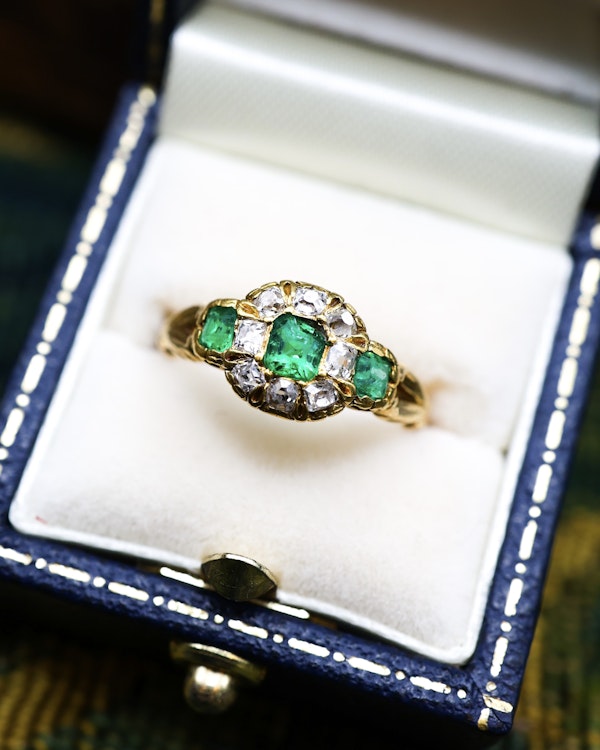 A very fine 15 ct  Yellow Gold (tested) Antique Emerald (3) and Diamond Ring, Circa 1860 - image 1