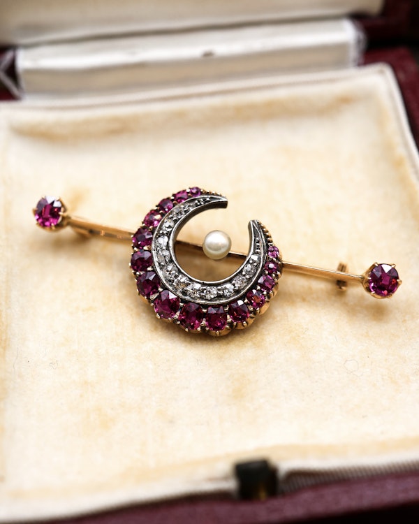 A very fine Victorian, Rose Gold & Silver, "Siam" Ruby, Natural Pearl and Diamond Crescent Brooch, with satellite Rubies. English Circa 1880 - image 2