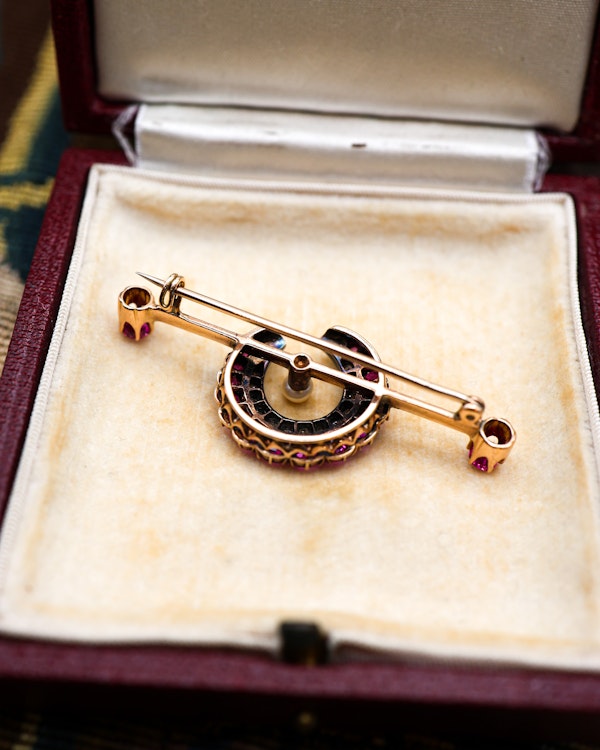 A very fine Victorian, Rose Gold & Silver, "Siam" Ruby, Natural Pearl and Diamond Crescent Brooch, with satellite Rubies. English Circa 1880 - image 3