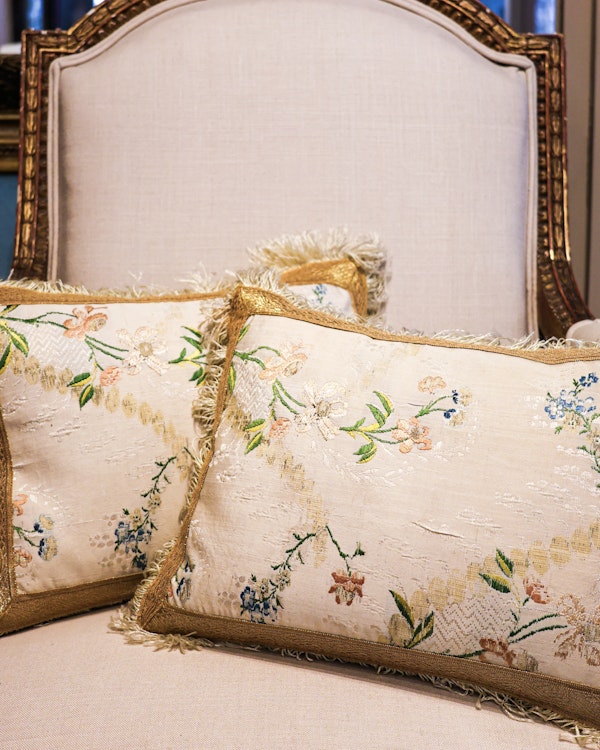 An extremely fine pair of French, Hand-Woven Silk Brocade panels with Silver Gilt Relief, presented as a pair of cushions. Panels Circa 1760. - image 2