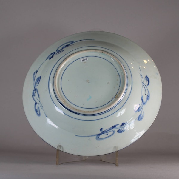 Japanese Arita blue and white kraak-style plate, c.1700 - image 2