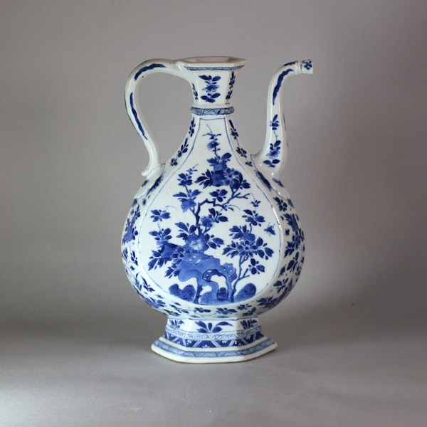 A blue and white ewer for the Islamic market, Kangxi (1662-1722) - image 3