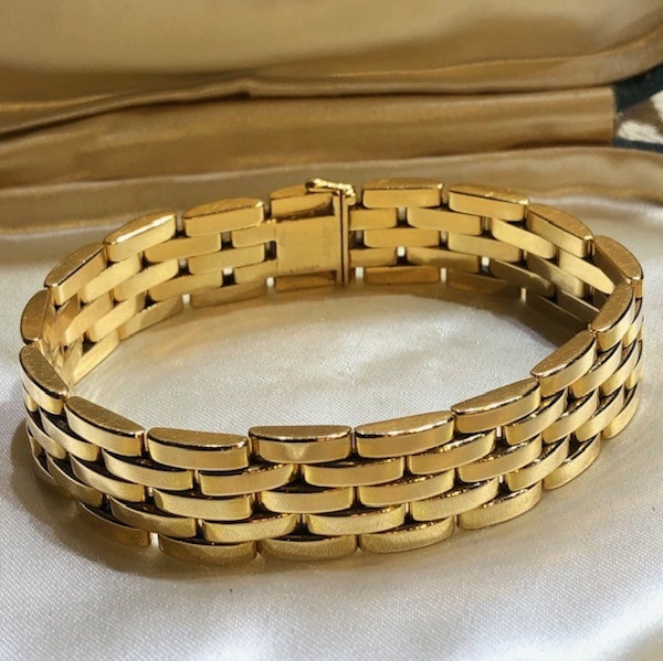 A very fine 18 Carat Cartier Gold Bracelet, Maillon Panthere", Circa 1990's - image 2