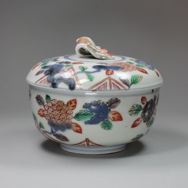 Japanese Imari bowl and cover, c.1700, Edo period - image 1