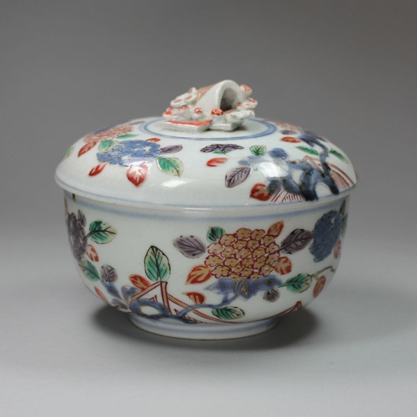 Japanese Imari bowl and cover, c.1700, Edo period - image 2