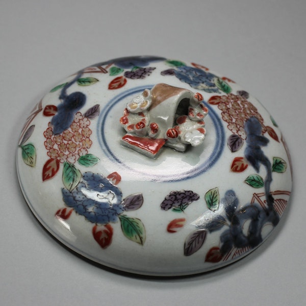 Japanese Imari bowl and cover, c.1700, Edo period - image 4