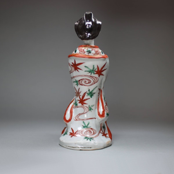 Small Japanese Imari figure of a Bijin 'beauty', late 17th/early 18th century - image 3