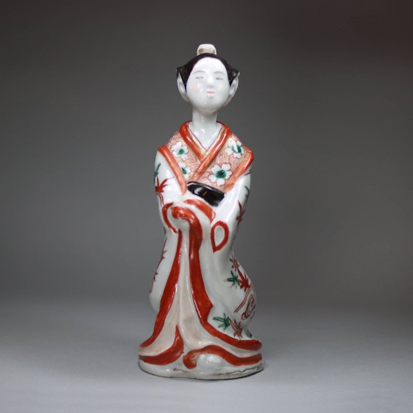 Small Japanese Imari figure of a Bijin 'beauty', late 17th/early 18th century - image 2