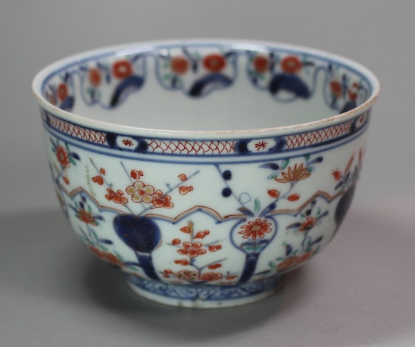 Small Japanese Arita Imari bowl, c.1700 - image 4