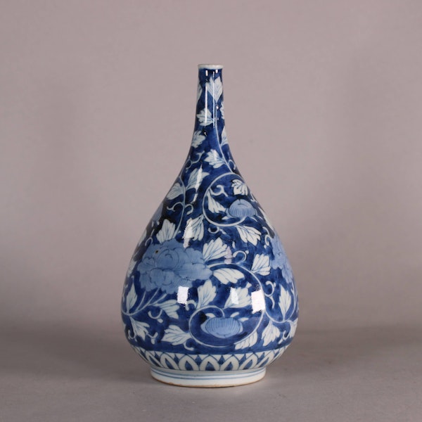 Japanese blue and white pear-shaped vase, Edo Period - image 2