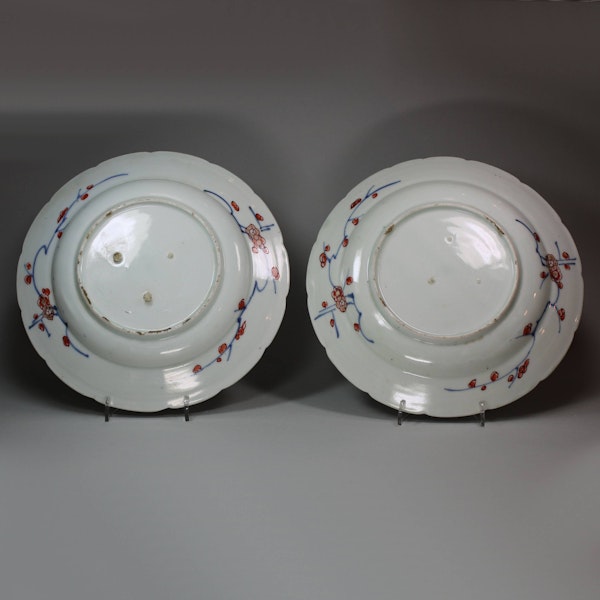 Pair of Japanese Imari dishes, 18th century - image 2