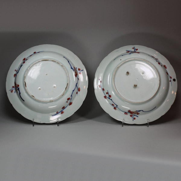 Pair of Japanese Imari dishes, 18th century - image 2