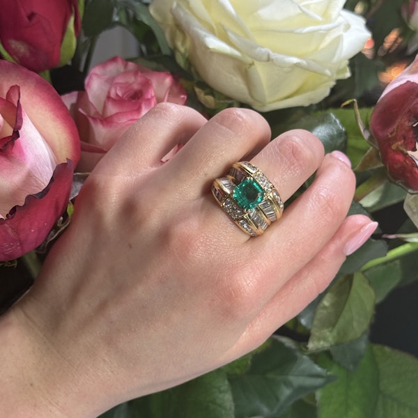 Vintage Emerald Diamond and Gold Ring, 3.00 Carats, Circa 1987 - image 7