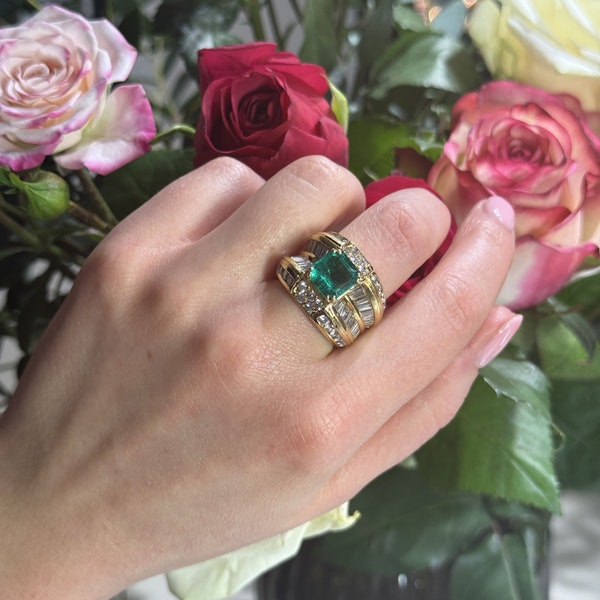 Vintage Emerald Diamond and Gold Ring, 3.00 Carats, Circa 1987 - image 8