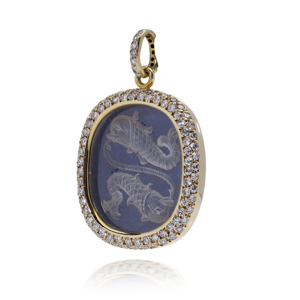 18kt Gold Faraone Pendant with Diamond Halo and Engraved Koi Motif. - image 3