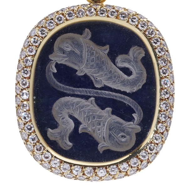 18kt Gold Faraone Pendant with Diamond Halo and Engraved Koi Motif. - image 6