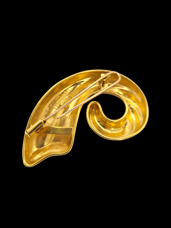 LALAoUNIS vintage 18ct gold iconic brooch SKU: 7907 DBGEMS - image 4