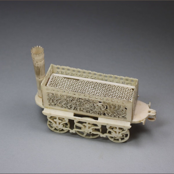 Carved bone locomotive, 19th century - image 3