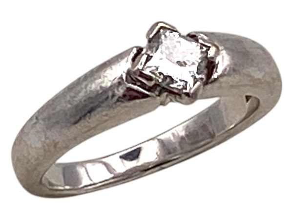 Retro diamond solitaire ring with princess cut diamond - image 2