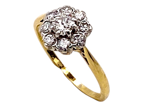 Antique diamond cluster ring in 18ct. gold and platinum - image 3