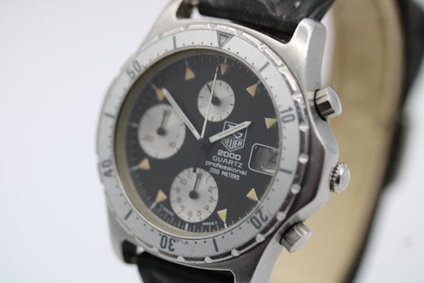 TAG Heuer 2000 Chronograph Quartz - image 3