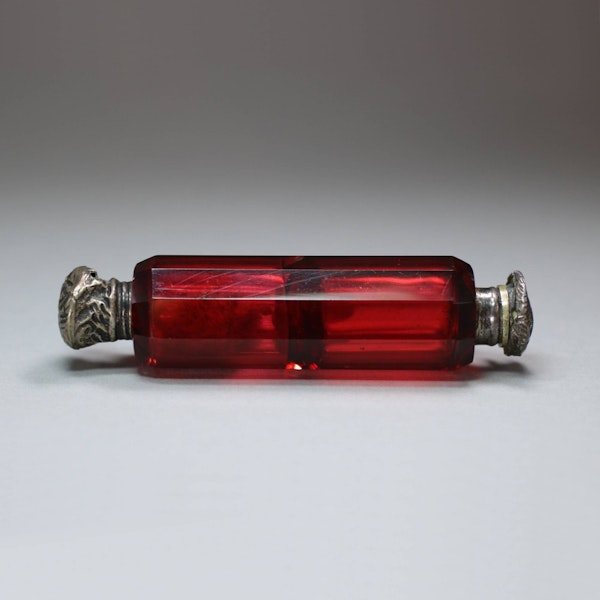 Ruby tinted double ended scent bottle, 19th century - image 1